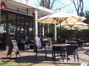 大隈講堂横のカフェ