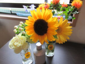 女子学生から、お花をいただきました。