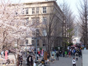 早稲田大学の新入生のためのサークル勧誘